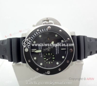 Copy Panerai Luminor Submersible SS Black Rubber Watch PAM 682