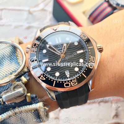 New Copy Omega Seamaster Diver 300 M Two Tone Rose Gold Rubber Strap Watch