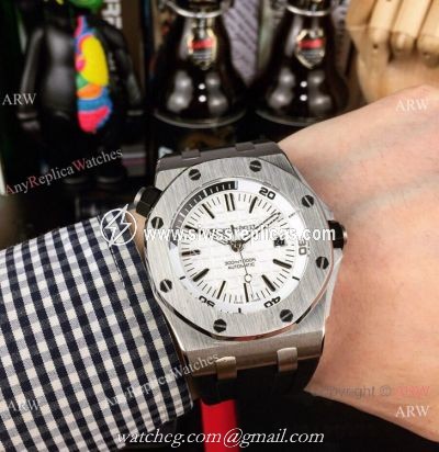 Copy Audemars Piguet Royal Oak Offshore Diver White Dial Watch Automatic