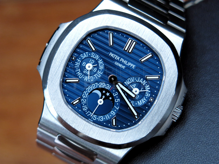Patek Philippe Nautilus 5740-1G-001 18k White Gold Automatic self-winding Patek Philippe Nautilus 5740-1G-001 18k White Gold Automatic self-winding