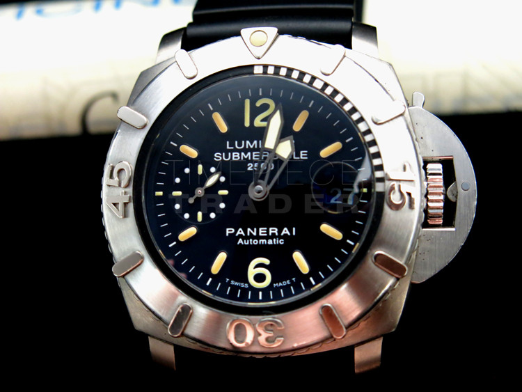 Panerai Special Editions 2004 PAM194 Titanium Automatic Panerai Special Editions 2004 PAM194 Titanium Automatic