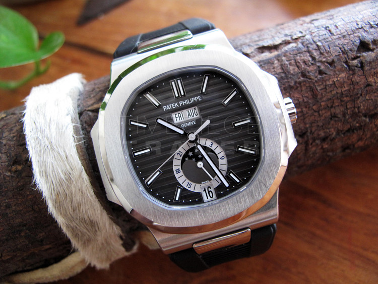 Patek Philippe Nautilus 5726A-001 Stainless Steel Self Wind Automatic Patek Philippe Nautilus 5726A-001 Stainless Steel Self Wind Automatic