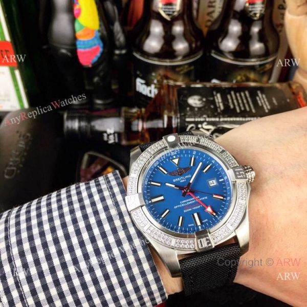 AAA Replica Breitling Avenger II GMT Diamond Watch Cream Face AAA Replica Breitling Avenger II GMT Diamond Watch Cream Face