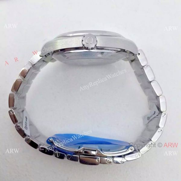 Swiss Omega Seamaster 15 007 Gauss Blue Face Watch Swiss Omega Seamaster 15 007 Gauss Blue Face Watch