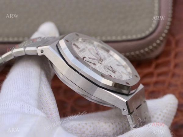 Swiss Grade Audemars Piguet Royal Oak GMT 2329 Watch Replica White Dial Swiss Grade Audemars Piguet Royal Oak GMT 2329 Watch Replica White Dial