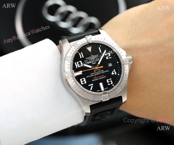 New Breitling Avenger blackbird 44mm Watches SS Blue Dial New Breitling Avenger blackbird 44mm Watches SS Blue Dial