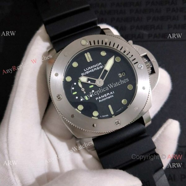 Copy Panerai Submersible Rubber Strap Black Dial PAM305 Men Watch Copy Panerai Submersible Rubber Strap Black Dial PAM305 Men Watch