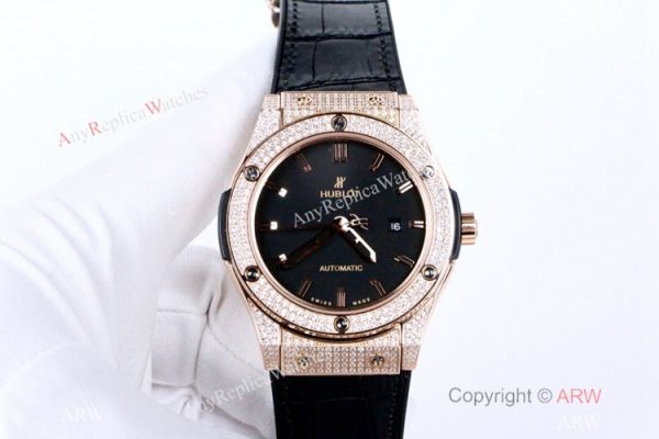 2019 Copy Hublot Classic Fusion Rose Gold Iced Out Watch 2019 Copy Hublot Classic Fusion Rose Gold Iced Out Watch