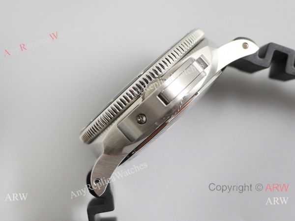 (VS)Panerai Submersible 42MM PAM00683 VS Factory Black Bezel Watch Medium Size (VS)Panerai Submersible 42MM PAM00683 VS Factory Black Bezel Watch Medium Size