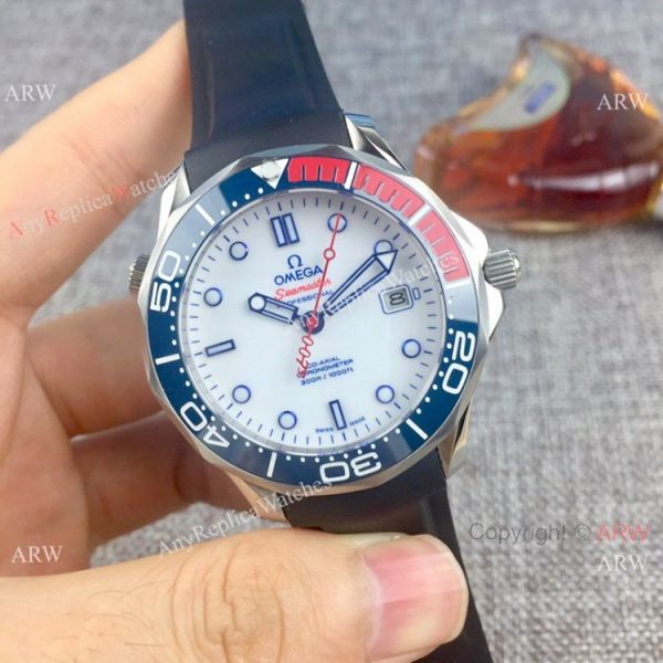 High quality Omega Commanders 007 Watch Gold Case Blue Rubber Band High quality Omega Commanders 007 Watch Gold Case Blue Rubber Band