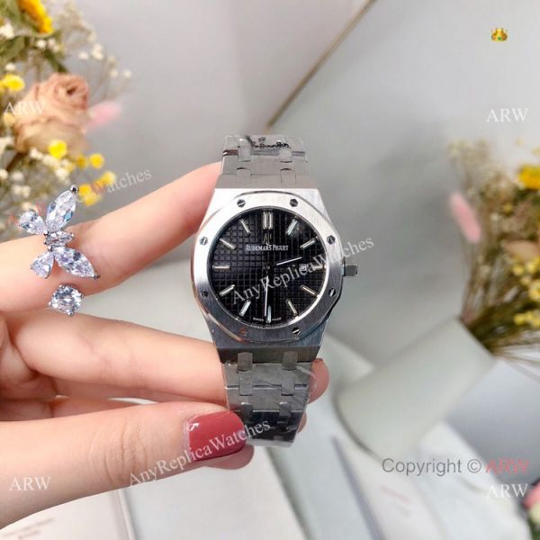 Best Copy Audemars Piguet Royal Oak Red Dial Watch 33mm Women Best Copy Audemars Piguet Royal Oak Red Dial Watch 33mm Women