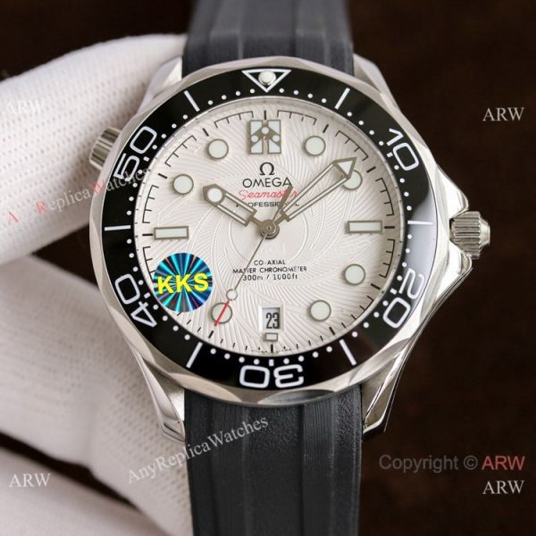 New! Omega Diver 300m James Bond Limited Edition Watch Blue Spiral Dial New! Omega Diver 300m James Bond Limited Edition Watch Blue Spiral Dial