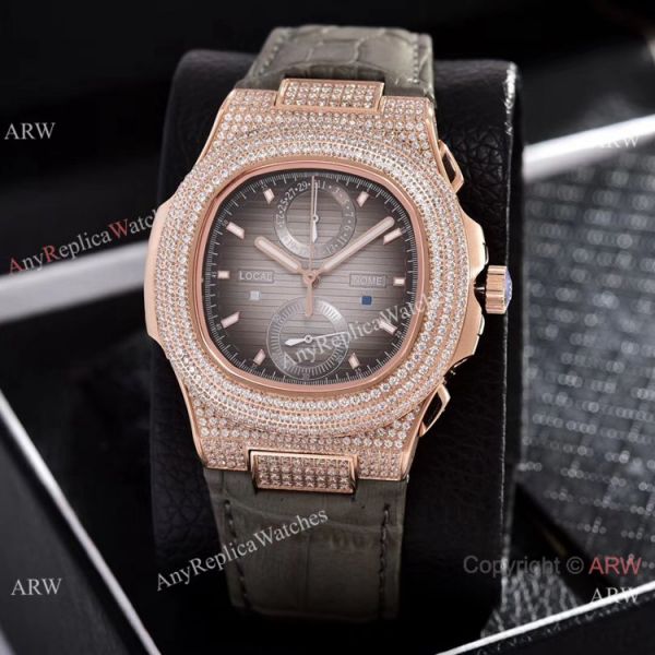 Japan Grade Patek Philippe Nautilus Diamonds Watches Rose Gold White Face Japan Grade Patek Philippe Nautilus Diamonds Watches Rose Gold White Face