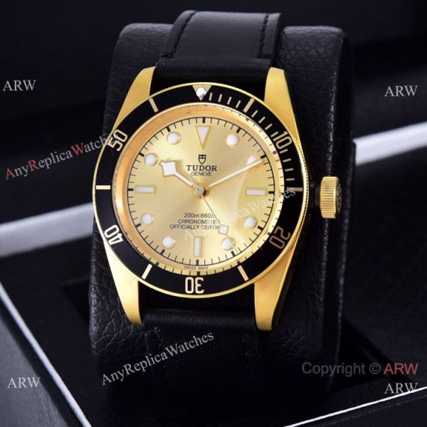 Clone Tudor Heritage Black Bay 41mm Watches Black Leather Strap Green Bezel Clone Tudor Heritage Black Bay 41mm Watches Black Leather Strap Green Bezel