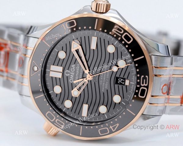 2021 Latest Swiss Grade Copy Omega Seamaster Diver 300M 42mm Watch Two Tone Rose Gold OR 8800 Movement 2021 Latest Swiss Grade Copy Omega Seamaster Diver 300M 42mm Watch Two Tone Rose Gold OR 8800 Movement