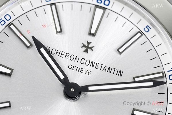 Grade 1A Copy Vacheron Constantin Overseas ultra thin 8F Swiss 9015 Watch Silver Face 40mm Grade 1A Copy Vacheron Constantin Overseas ultra thin 8F Swiss 9015 Watch Silver Face 40mm