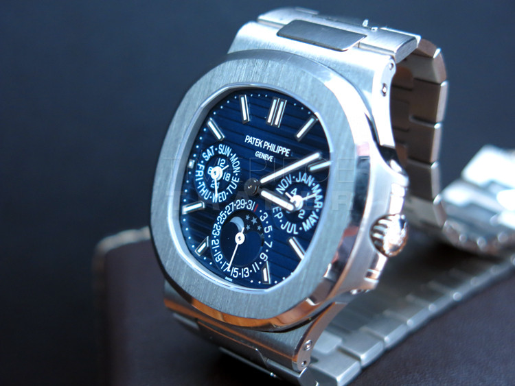 Patek Philippe Nautilus 5740-1G-001 18k White Gold Automatic self-winding Patek Philippe Nautilus 5740-1G-001 18k White Gold Automatic self-winding