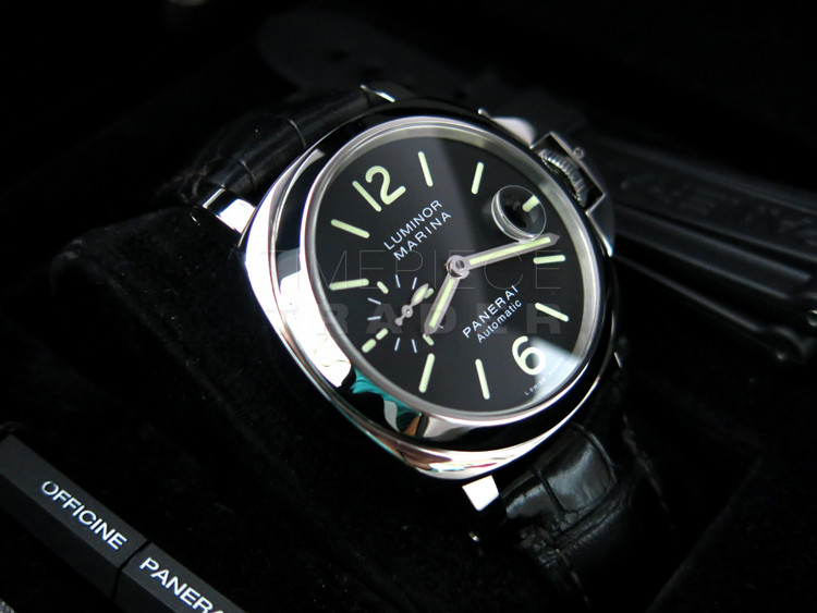 Panerai Luminor Marina Automatic Contemporary PAM104 Stainless Steel Automatic Self-Winding Panerai Luminor Marina Automatic Contemporary PAM104 Stainless Steel Automatic Self-Winding