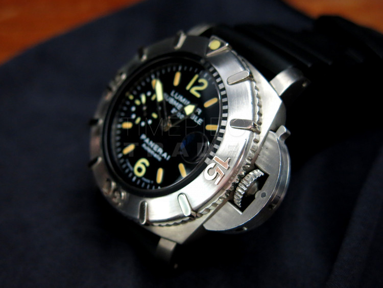 Panerai Special Editions 2004 PAM194 Titanium Automatic Panerai Special Editions 2004 PAM194 Titanium Automatic