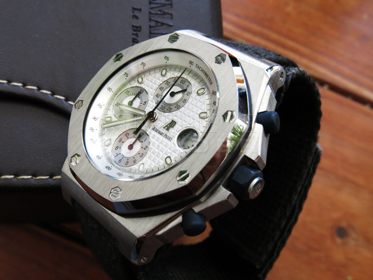 Audemars Piguet Royal Oak Offshore 25770ST.0.0001IN.01 Stainless Steel Automatic Chronograph Audemars Piguet Royal Oak Offshore 25770ST.0.0001IN.01 Stainless Steel Automatic Chronograph