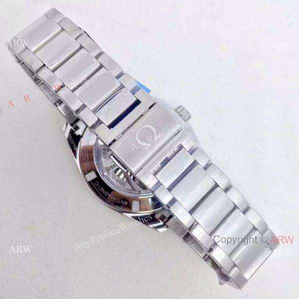 Swiss Omega Seamaster 15 007 Gauss Blue Face Watch Swiss Omega Seamaster 15 007 Gauss Blue Face Watch