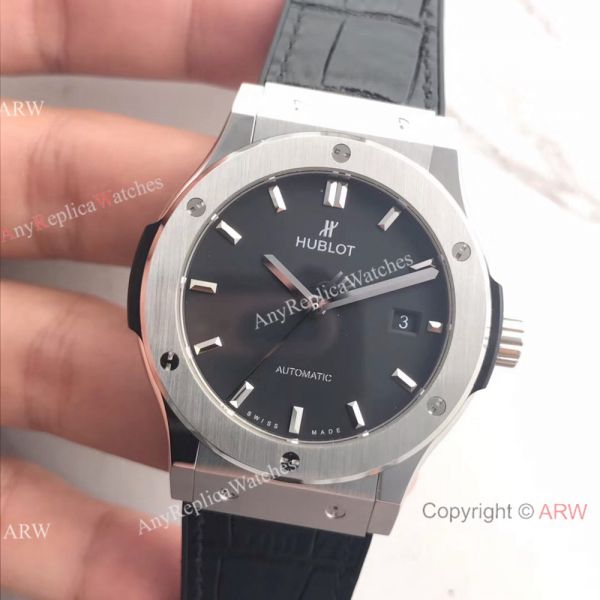 Swiss Hublot HUB1112 Classic Fusion Titanium Watch Black Gummy Strap Swiss Hublot HUB1112 Classic Fusion Titanium Watch Black Gummy Strap