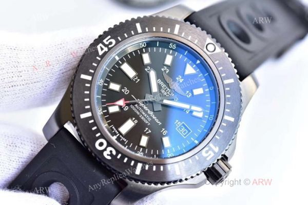 AAA Grade Breitling Superocean Swiss 2824 Watch Replica SS Black Bezel AAA Grade Breitling Superocean Swiss 2824 Watch Replica SS Black Bezel