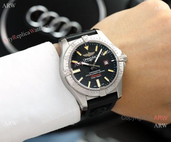 New Breitling Avenger blackbird 44mm Watches SS Blue Dial New Breitling Avenger blackbird 44mm Watches SS Blue Dial