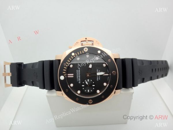 Panerai Submersible Rubber Strap PAM684 Copy Watch Rose Gold Black Bezel Panerai Submersible Rubber Strap PAM684 Copy Watch Rose Gold Black Bezel