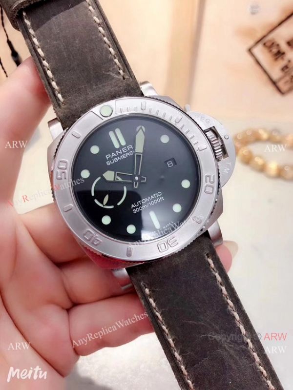 Panerai Luminor Submersible Mike Horn Edition SS Green Marker Watch PAM 985 Panerai Luminor Submersible Mike Horn Edition SS Green Marker Watch PAM 985