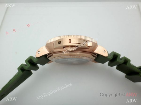 2019 New Replica Panerai Luminor Submersible Green Face Automatic Watch 2019 New Replica Panerai Luminor Submersible Green Face Automatic Watch