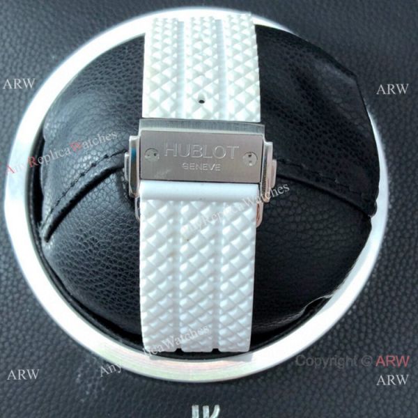 Swiss Hublot LUNA ROSSA Replica Watch Diamond Case 7750 Movement Swiss Hublot LUNA ROSSA Replica Watch Diamond Case 7750 Movement