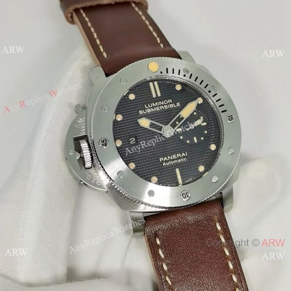 New Copy Panerai Luminor Submersible PAM569 47mm Watch Left-Handed New Copy Panerai Luminor Submersible PAM569 47mm Watch Left-Handed