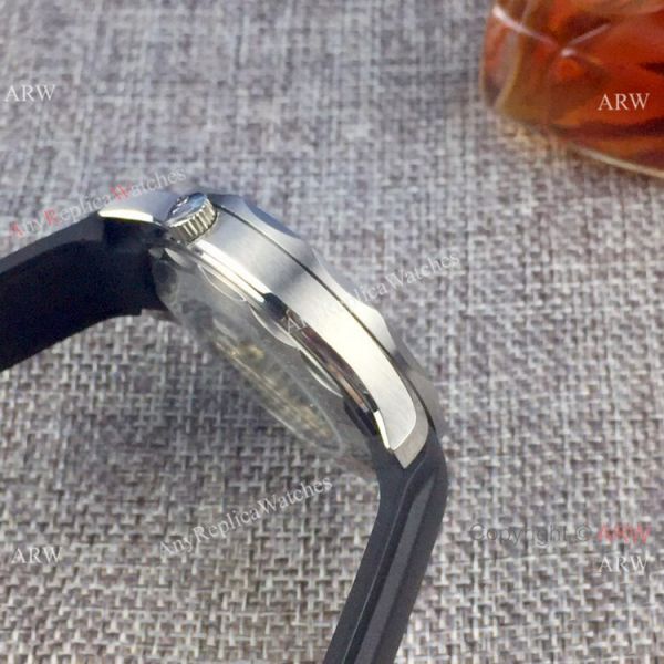 High quality Omega Commanders 007 Watch Gold Case Blue Rubber Band High quality Omega Commanders 007 Watch Gold Case Blue Rubber Band