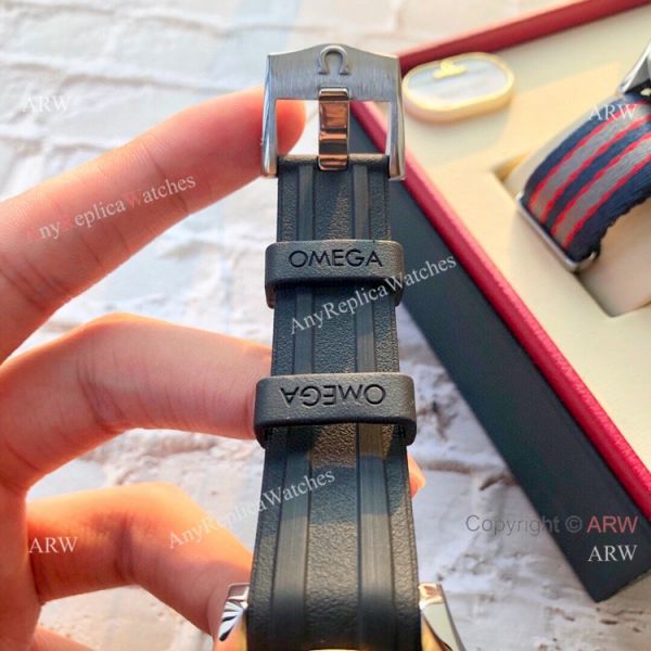 New Copy Omega Seamaster Diver 300 M Two Tone Rose Gold Rubber Strap Watch New Copy Omega Seamaster Diver 300 M Two Tone Rose Gold Rubber Strap Watch