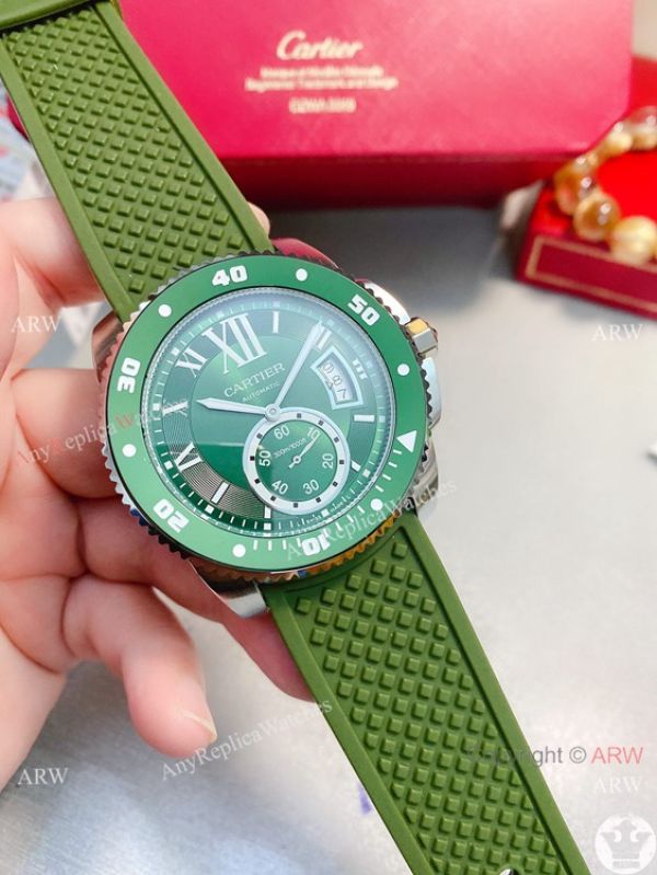 New! Replica Cartier Calibre de Stainless Steel Green Bezel Watch New! Replica Cartier Calibre de Stainless Steel Green Bezel Watch