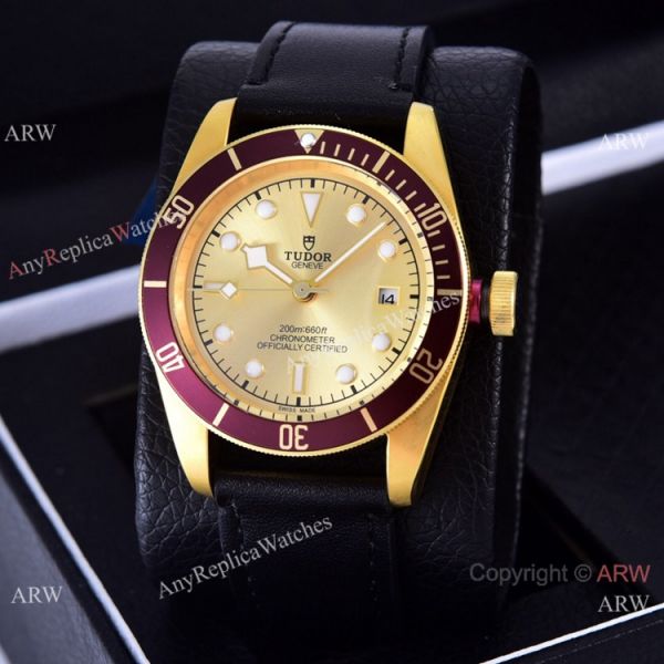 Clone Tudor Heritage Black Bay 41mm Watches Black Leather Strap Green Bezel Clone Tudor Heritage Black Bay 41mm Watches Black Leather Strap Green Bezel