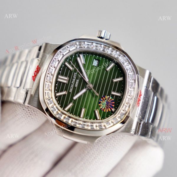 High End Replica Green Dial Patek Philippe Nautilus 5711 Diamond Bezel Swiss Cal324 Replica Watch High End Replica Green Dial Patek Philippe Nautilus 5711 Diamond Bezel Swiss Cal324 Replica Watch