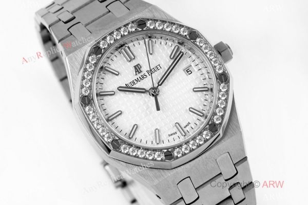 2021 New Swiss Audemars Piguet Royal Oak Selfwinding caliber 5800 Watch Stainless Steel Diamond Bezel 34mm 2021 New Swiss Audemars Piguet Royal Oak Selfwinding caliber 5800 Watch Stainless Steel Diamond Bezel 34mm