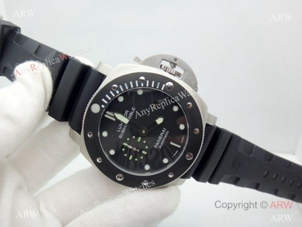 Copy Panerai Luminor Submersible SS Black Rubber Watch PAM 682 Copy Panerai Luminor Submersible SS Black Rubber Watch PAM 682