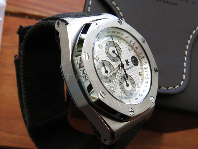 Audemars Piguet Royal Oak Offshore 25770ST.0.0001IN.01 Stainless Steel Automatic Chronograph Audemars Piguet Royal Oak Offshore 25770ST.0.0001IN.01 Stainless Steel Automatic Chronograph