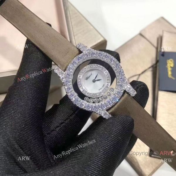 Top Grade Replica Chopard Happy Dreamg Ice Out Watches 32mm Top Grade Replica Chopard Happy Dreamg Ice Out Watches 32mm