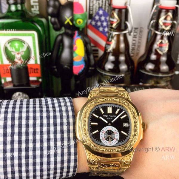 New Fake Patek Philippe Engraving Nautilus Silver Face Yellow Gold Watch For Sale New Fake Patek Philippe Engraving Nautilus Silver Face Yellow Gold Watch For Sale