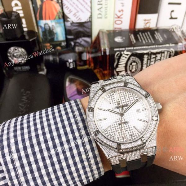 Audemars Piguet Royal Oak Diamond Replica Watches 43mm Black Dial Audemars Piguet Royal Oak Diamond Replica Watches 43mm Black Dial
