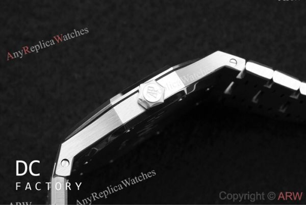 Replica Audemars Piguet Royal Oak Jumbo Extra Thin 39MM Watch Stainless Steel Blue Face Replica Audemars Piguet Royal Oak Jumbo Extra Thin 39MM Watch Stainless Steel Blue Face