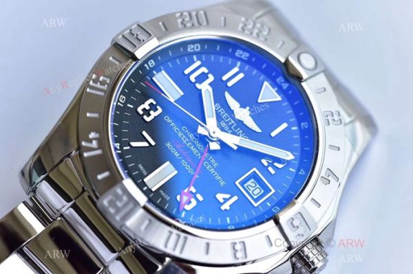 AAA Grade Breitling Avenger II GMT SS Black Dial Watch Swiss 2836 AAA Grade Breitling Avenger II GMT SS Black Dial Watch Swiss 2836
