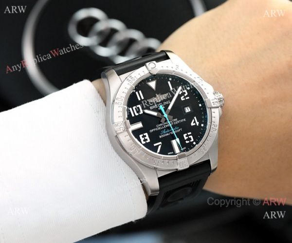New Breitling Avenger blackbird 44mm Watches SS Blue Dial New Breitling Avenger blackbird 44mm Watches SS Blue Dial