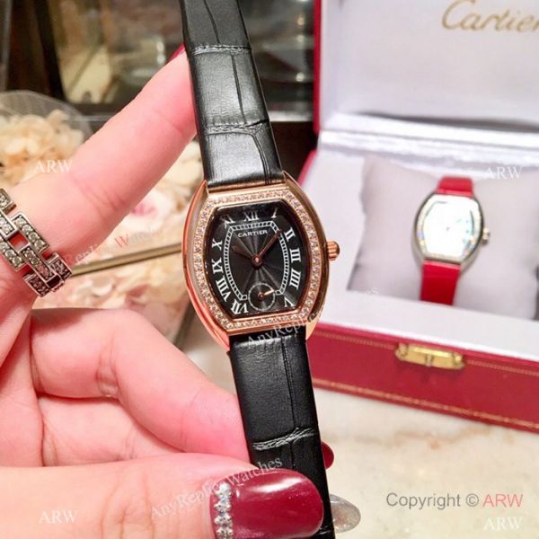 New Style Cartier Ladies Watch Gold Case White MOP Dial New Style Cartier Ladies Watch Gold Case White MOP Dial