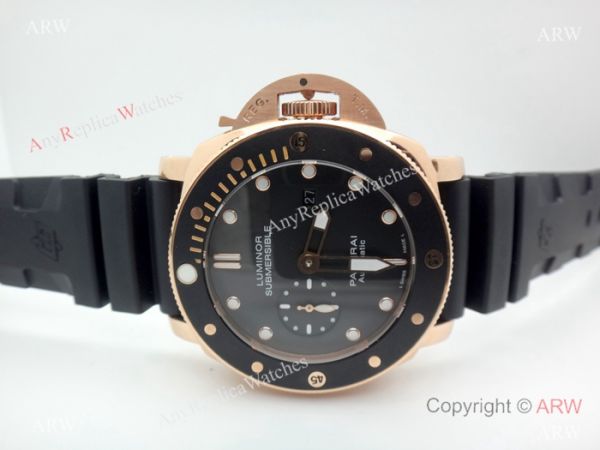 Panerai Submersible Rubber Strap PAM684 Copy Watch Rose Gold Black Bezel Panerai Submersible Rubber Strap PAM684 Copy Watch Rose Gold Black Bezel