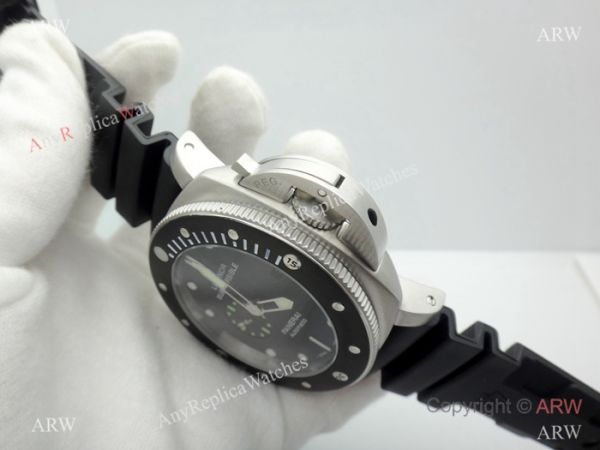 Copy Panerai Luminor Submersible SS Black Rubber Watch PAM 682 Copy Panerai Luminor Submersible SS Black Rubber Watch PAM 682